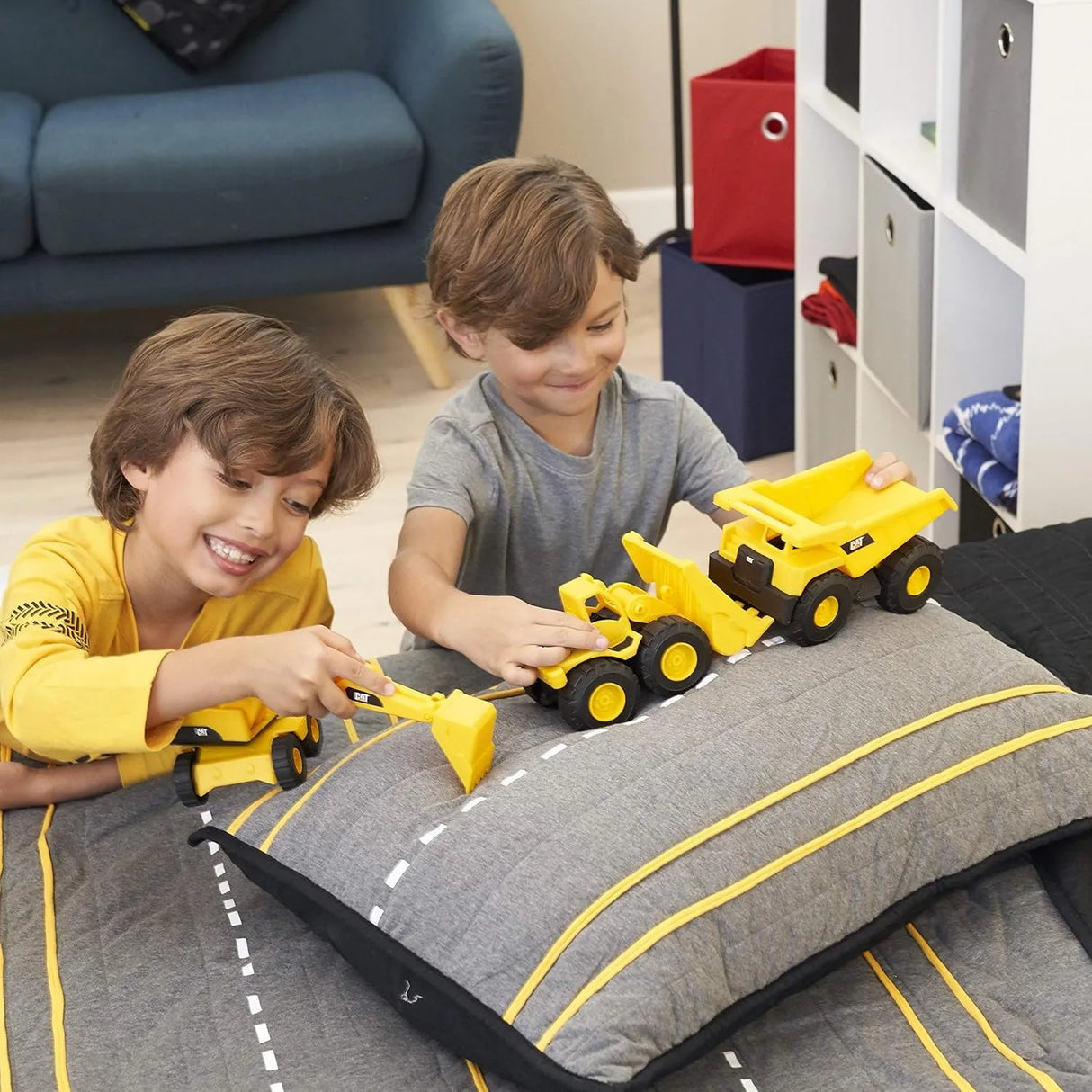 CAT Construction Vehicles Mini Crew 3 Pack-Dump Truck, Wheel Loader, & Excavator