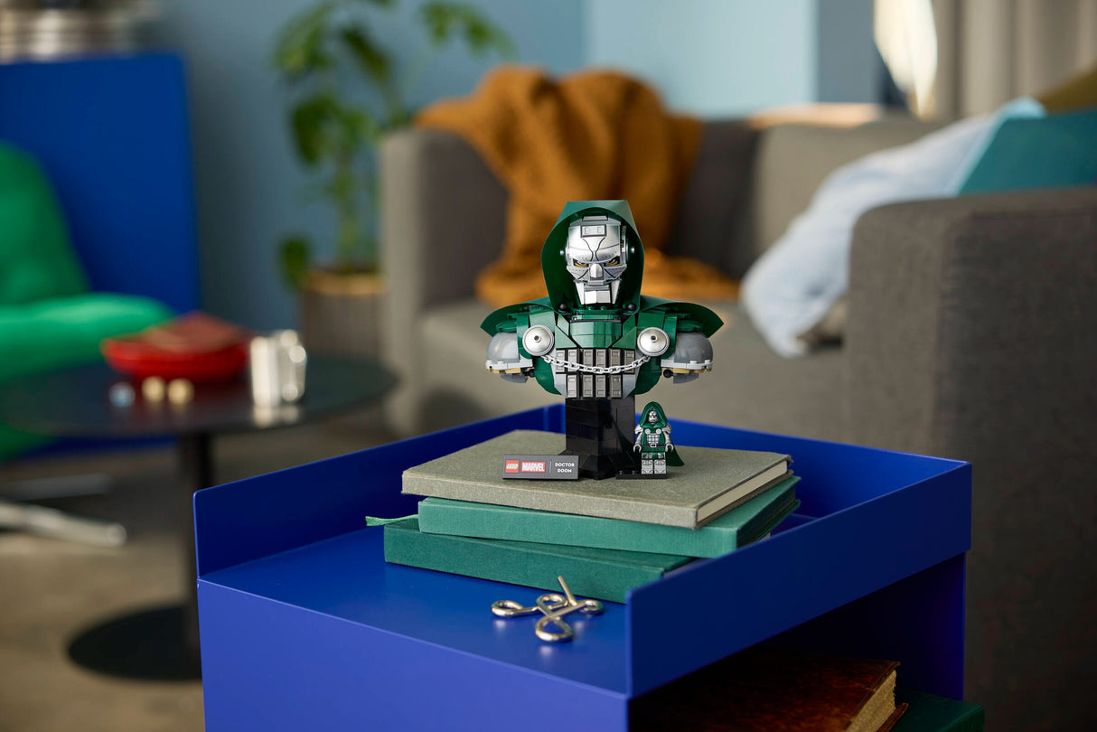 LEGO Marvel 76345 Doctor Doom Bust