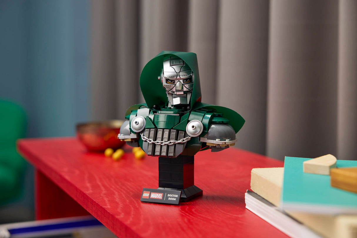 LEGO Marvel 76345 Doctor Doom Bust