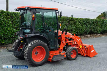 Kubota LX-351 Cab and Loader