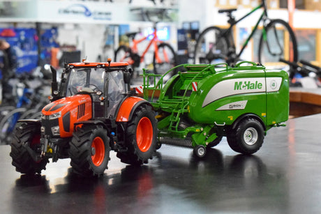 Kubota M7‑174 Model Tractor 1:32 Scale Die‑Cast with Weights by Universal Hobbies