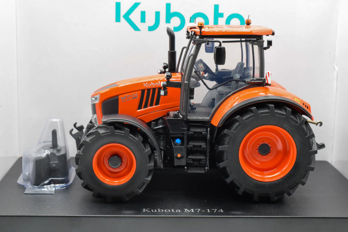 Kubota M7‑174 Model Tractor 1:32 Scale Die‑Cast with Weights by Universal Hobbies