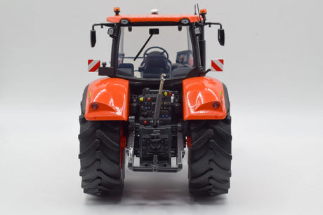 Kubota M7‑174 Model Tractor 1:32 Scale Die‑Cast with Weights by Universal Hobbies