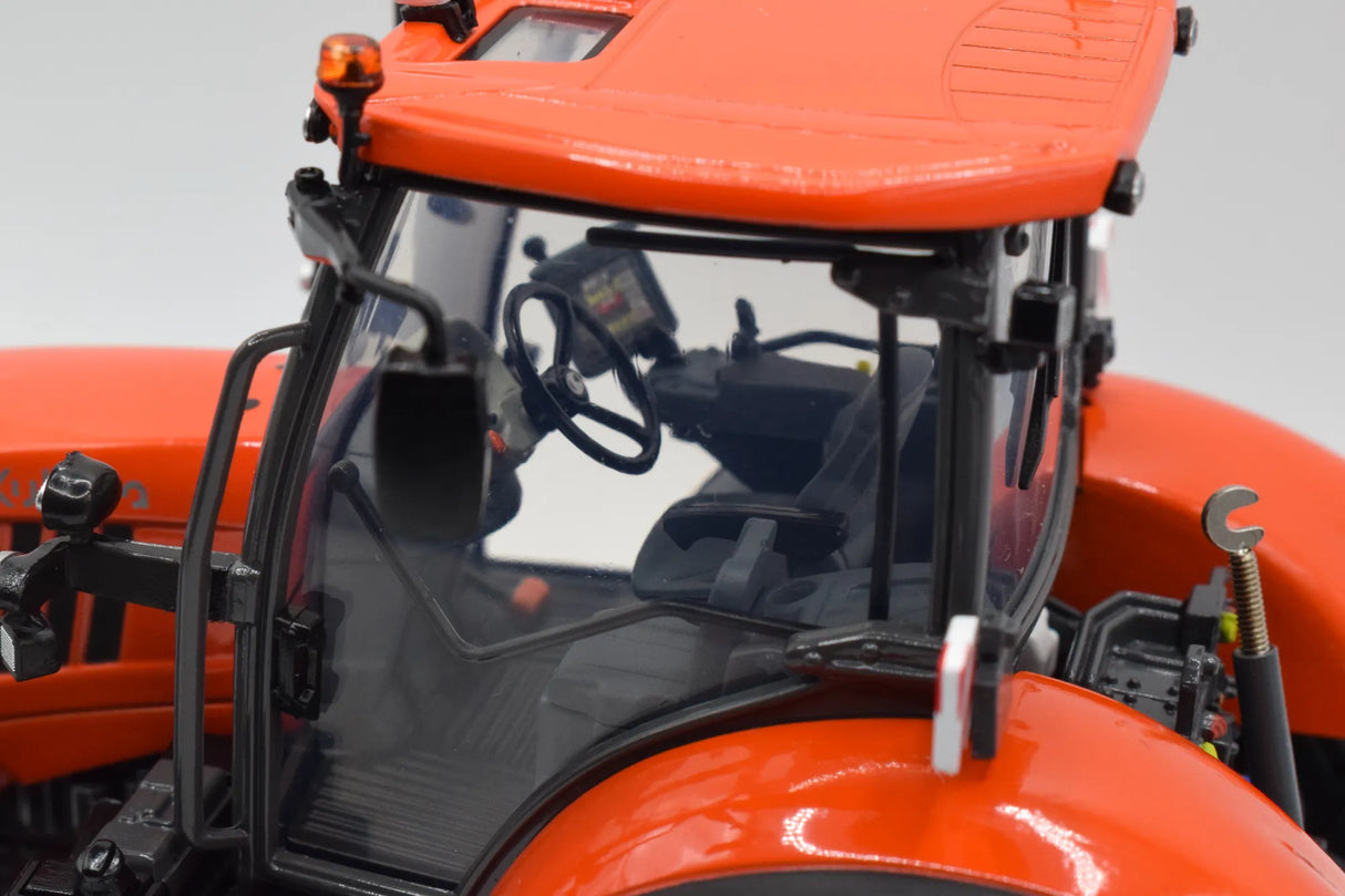 Kubota M7‑174 Model Tractor 1:32 Scale Die‑Cast with Weights by Universal Hobbies