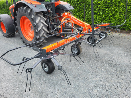 Kubota TE4052 Tedder