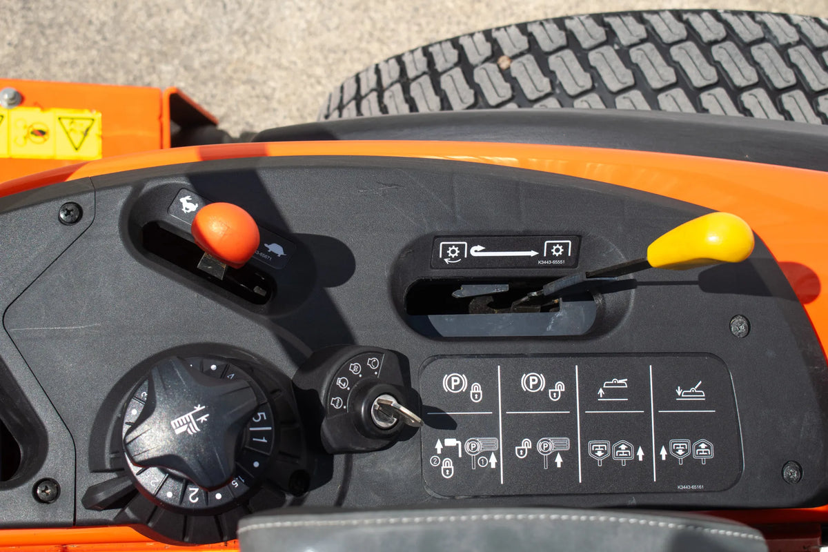 Used Kubota ZD1211 Zero Turn Lawnmower