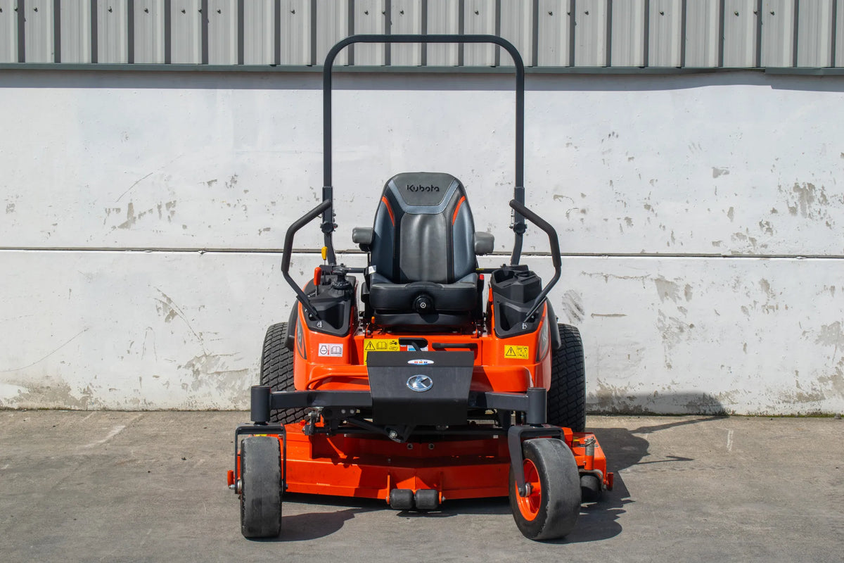 Used Kubota ZD1211 Zero Turn Lawnmower