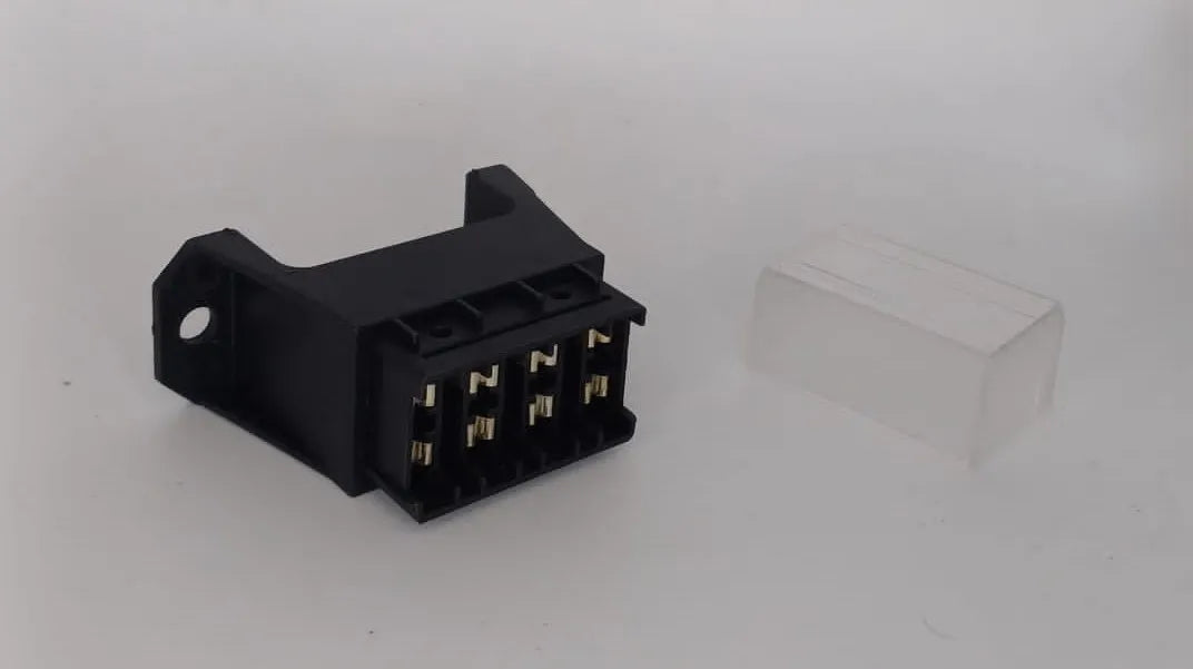 Fuse Box for 4 Fuses - Durable 4-Pole Fuse Holder for Automotive and Electrical Systems