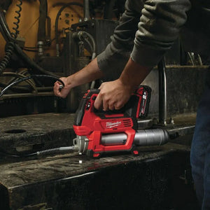 Milwaukee M18 Cordless Grease Gun Kit (2x5Ah)