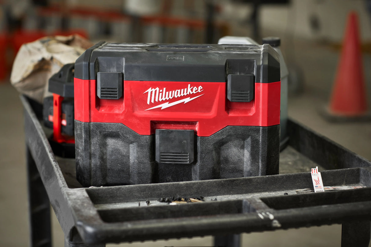Milwaukee M18 Wet & Dry Vacuum