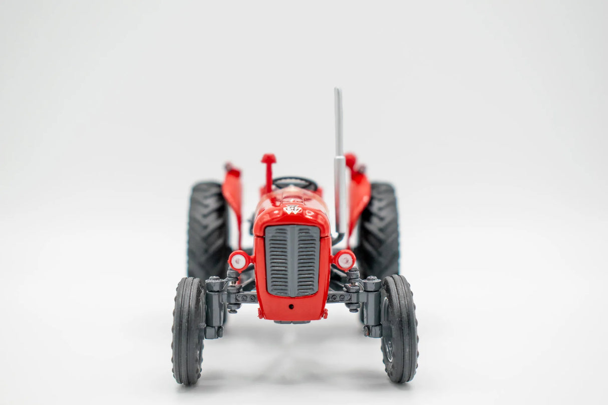 Universal Hobbies Massey Ferguson Red 35X 1:32 Model