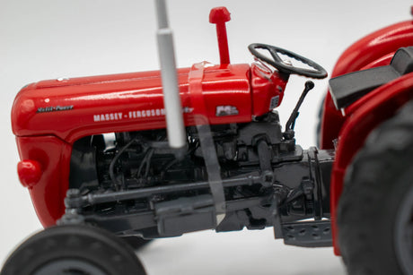 Universal Hobbies Massey Ferguson Red 35X 1:32 Model