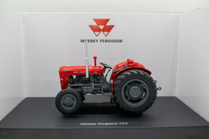 Universal Hobbies Massey Ferguson Red 35X 1:32 Model