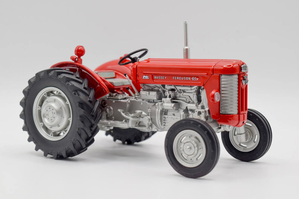 Massey Ferguson 65 Model Tractor 1:32 Scale Die‑Cast by Universal Hobbies