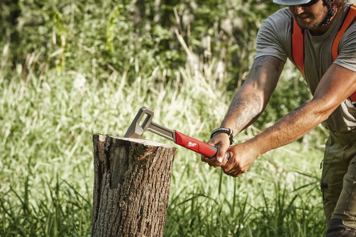 Milwaukee 400mm Splitting Axe with Steel Core Handle