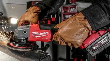 Milwaukee M18FSAGV115XPDB-502X 18V FUEL Grinder Kit with 2x5Ah Batteries & Charger