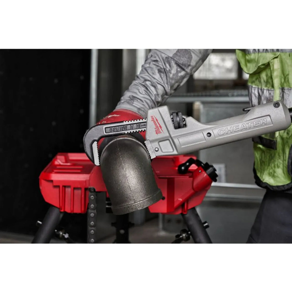 Milwaukee 4932478672 Cheater Adjustable Aluminium Pipe Wrench - 63 mm Jaw / 600 mm Length