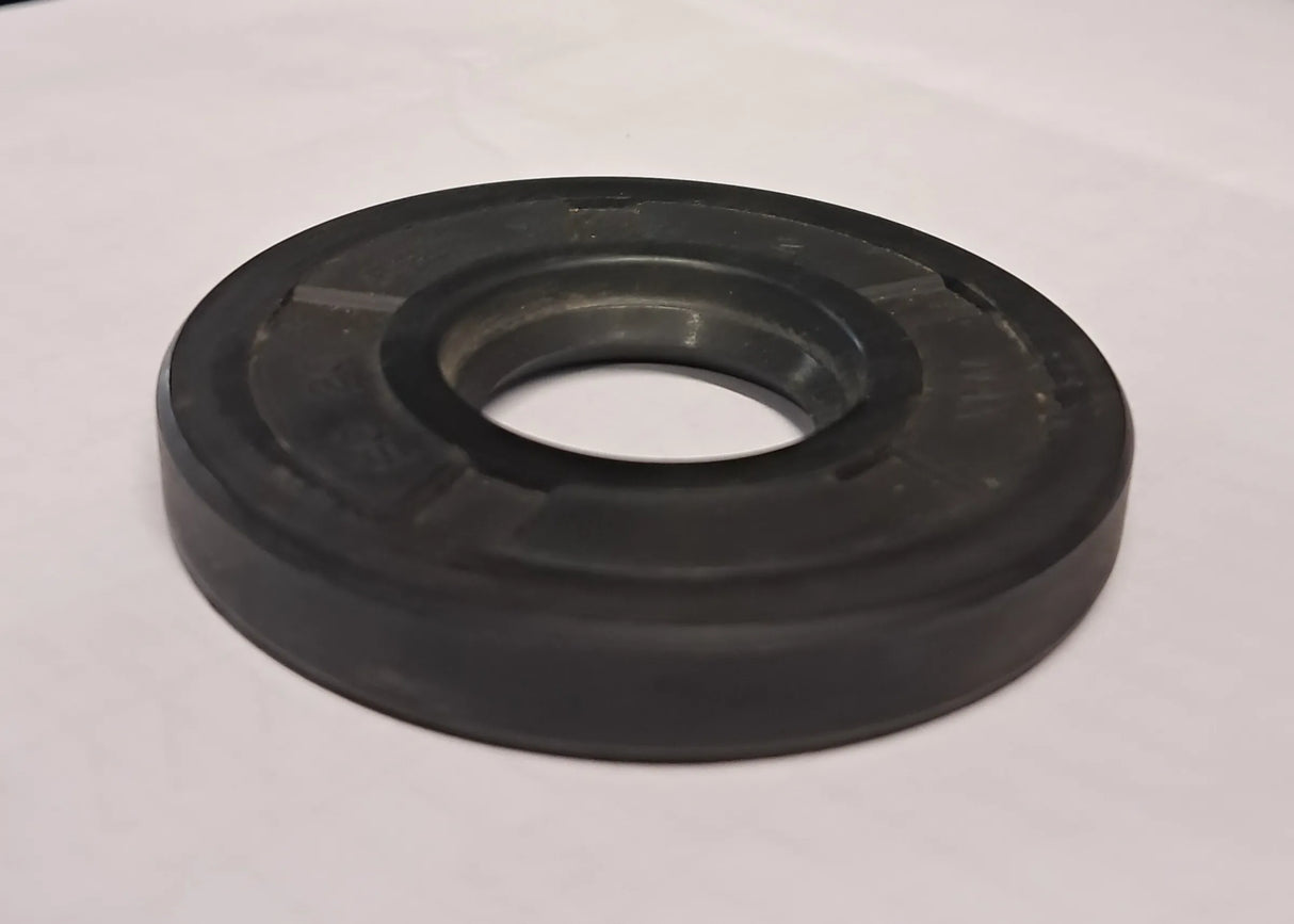 Oil Seal 20x52x10 Nitrile Rubber | Double Lip Rotary Shaft Seal for Fluid and Dust Protection