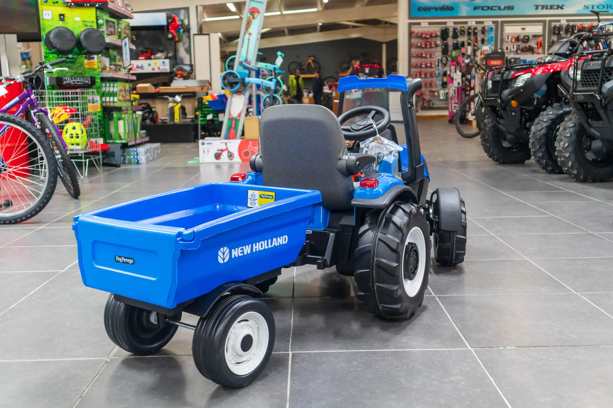 Peg Perego New Holland T8 Tractor & Trailer