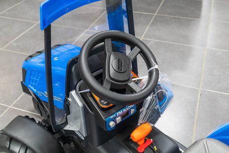 Peg Perego New Holland T8 Tractor & Trailer