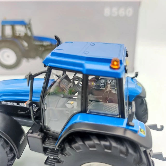 New Holland 8560 4WD Tractor with Rear Dual Wheels Model Tractor 1:32 Scale Die‑Cast by Replicagri