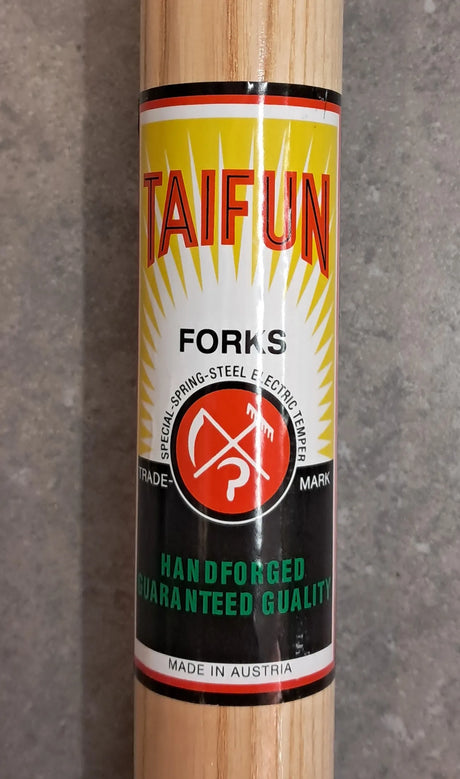 Taifun 4 Prong Manure Fork MC042 - Durable Farm and Stable Fork for Heavy Duty Use