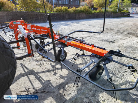 Kubota TE4052 Tedder