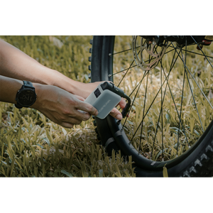 Topeak E‑Booster Digital Mini Electric Bike Pump - 120 psi / 8 bar, SmartHead Presta & Schrader