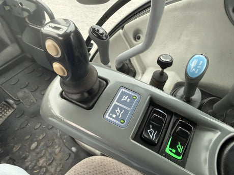Valtra N103 HiTech 5 with Loader