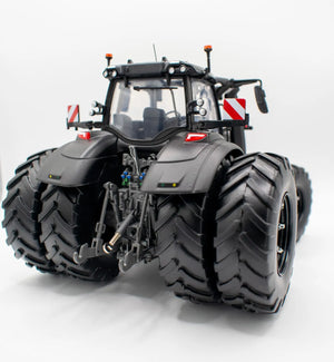 Valtra S416 Unlimited with double wheels matt black Model Tractor 1:32 Scale Die-Cast 4WD by Universal Hobbies