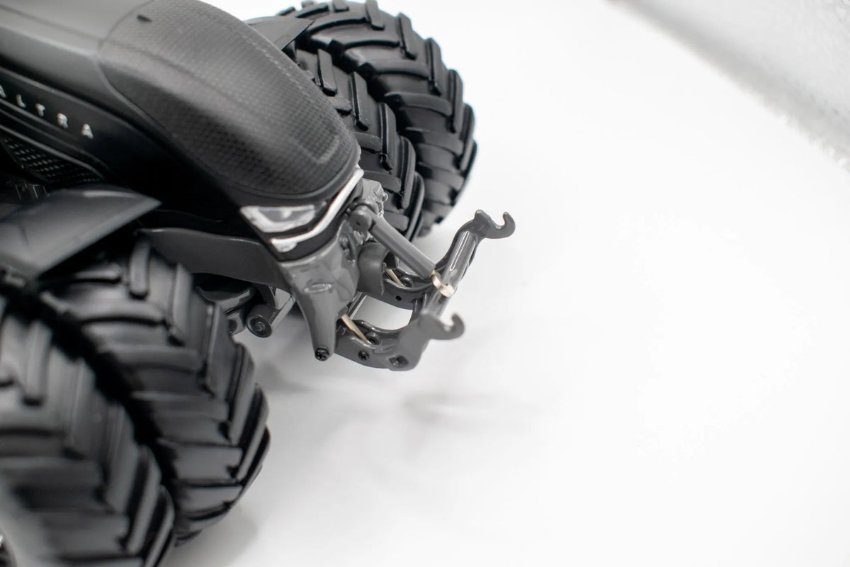 Valtra S416 Unlimited with double wheels matt black Model Tractor 1:32 Scale Die-Cast 4WD by Universal Hobbies