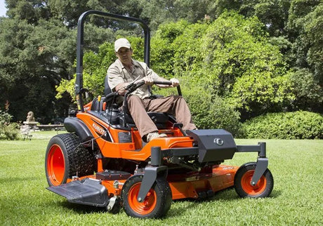 Kubota ZD1211 Zero Turn Lawnmower